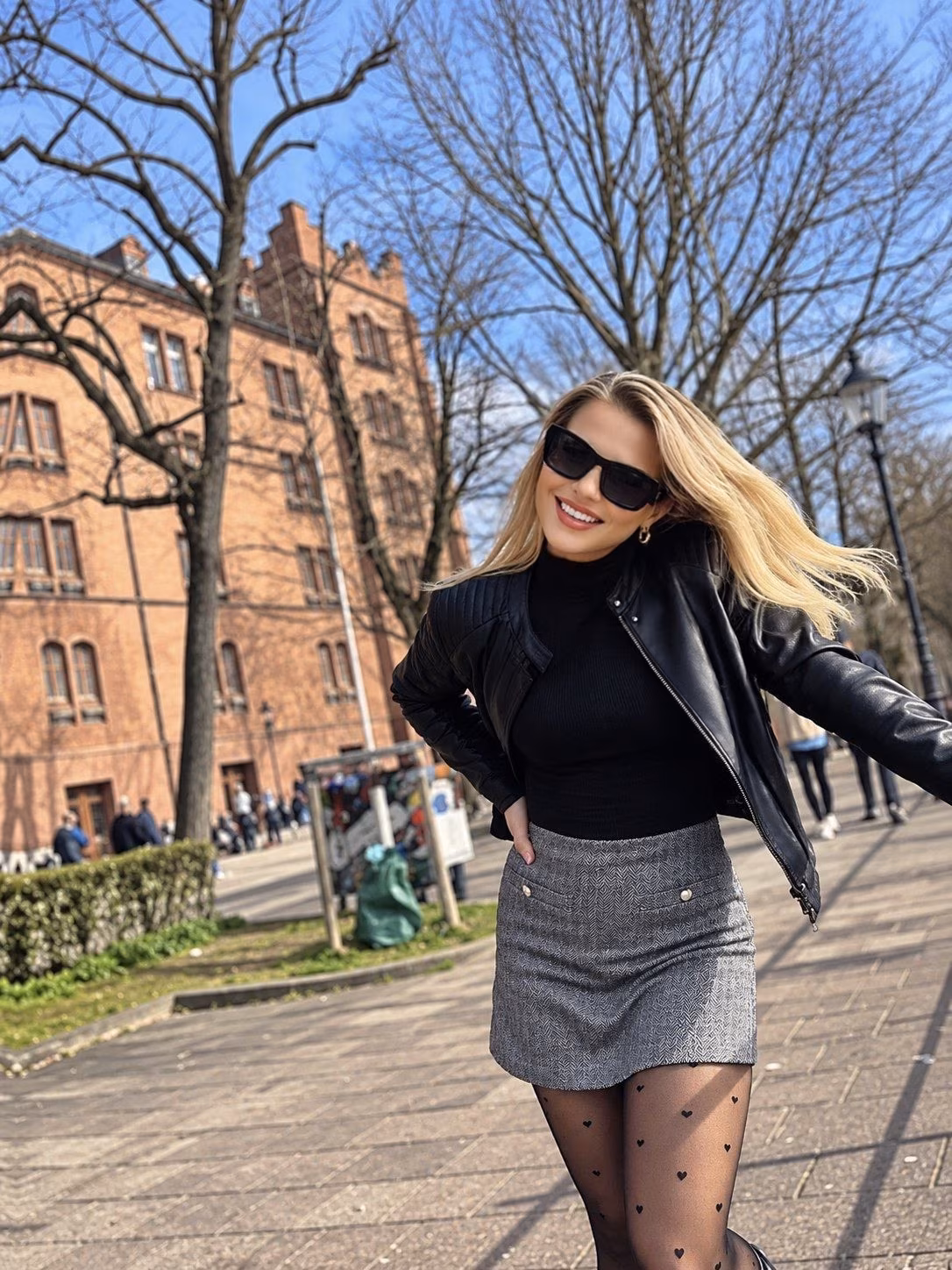 Yulia 46 Weil am Rhein  Germany Cherche un partenaire pour un couple authentique