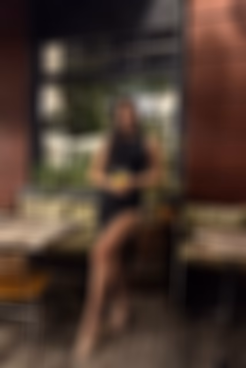 Zhanna 22 Kyiv Ukraine Cherche un partenaire pour un couple solide et aimant