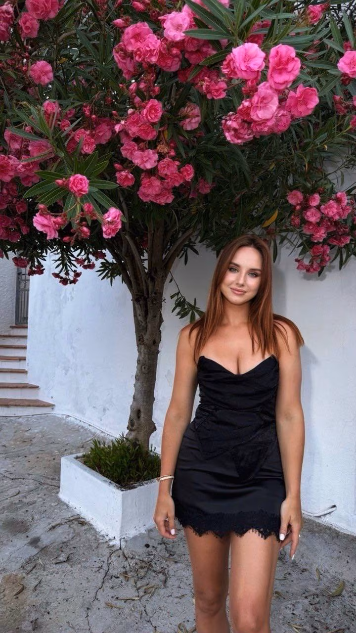 Oksana 31 Frankfurt am Main Germany Je cherche un homme pour un couple épanouissant