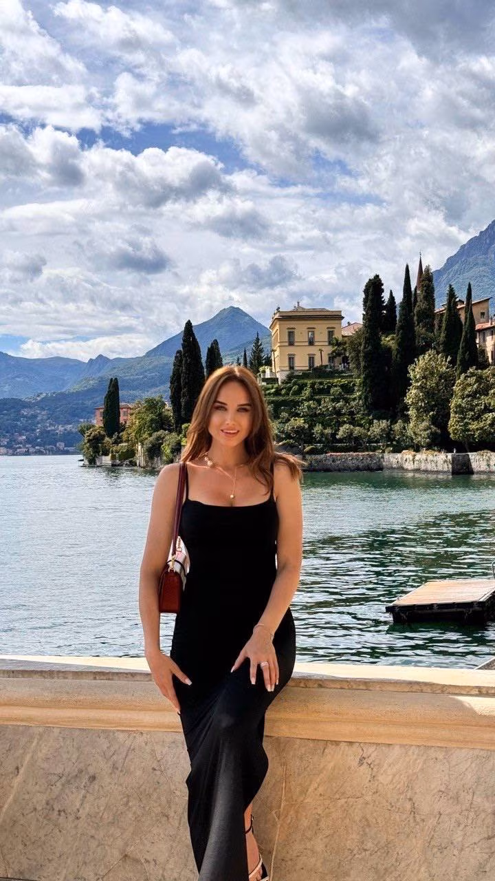 Oksana 31 Frankfurt am Main Germany Je cherche un homme pour un couple épanouissant