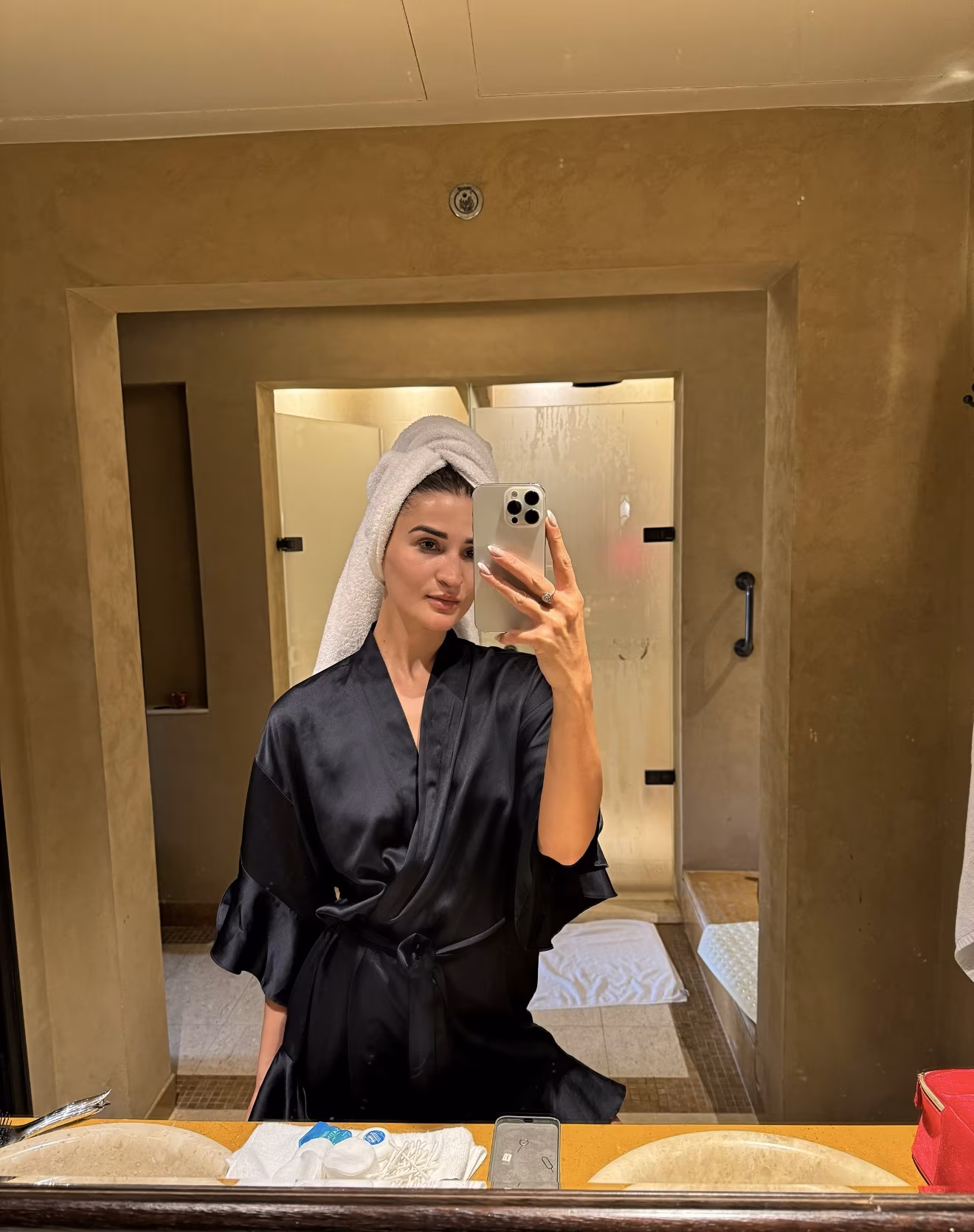 Tati 30 Abu dabi United Arab Emirates Je cherche un homme pour une union de couple authentique