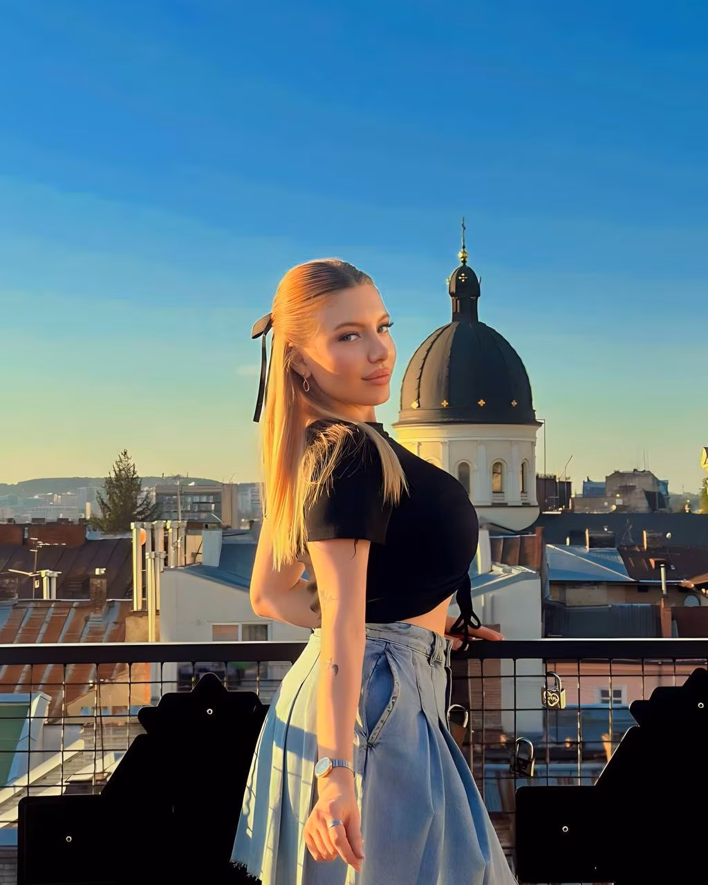 Alina 19 Kiev Ukraine Je suis prête à m engager dans un couple