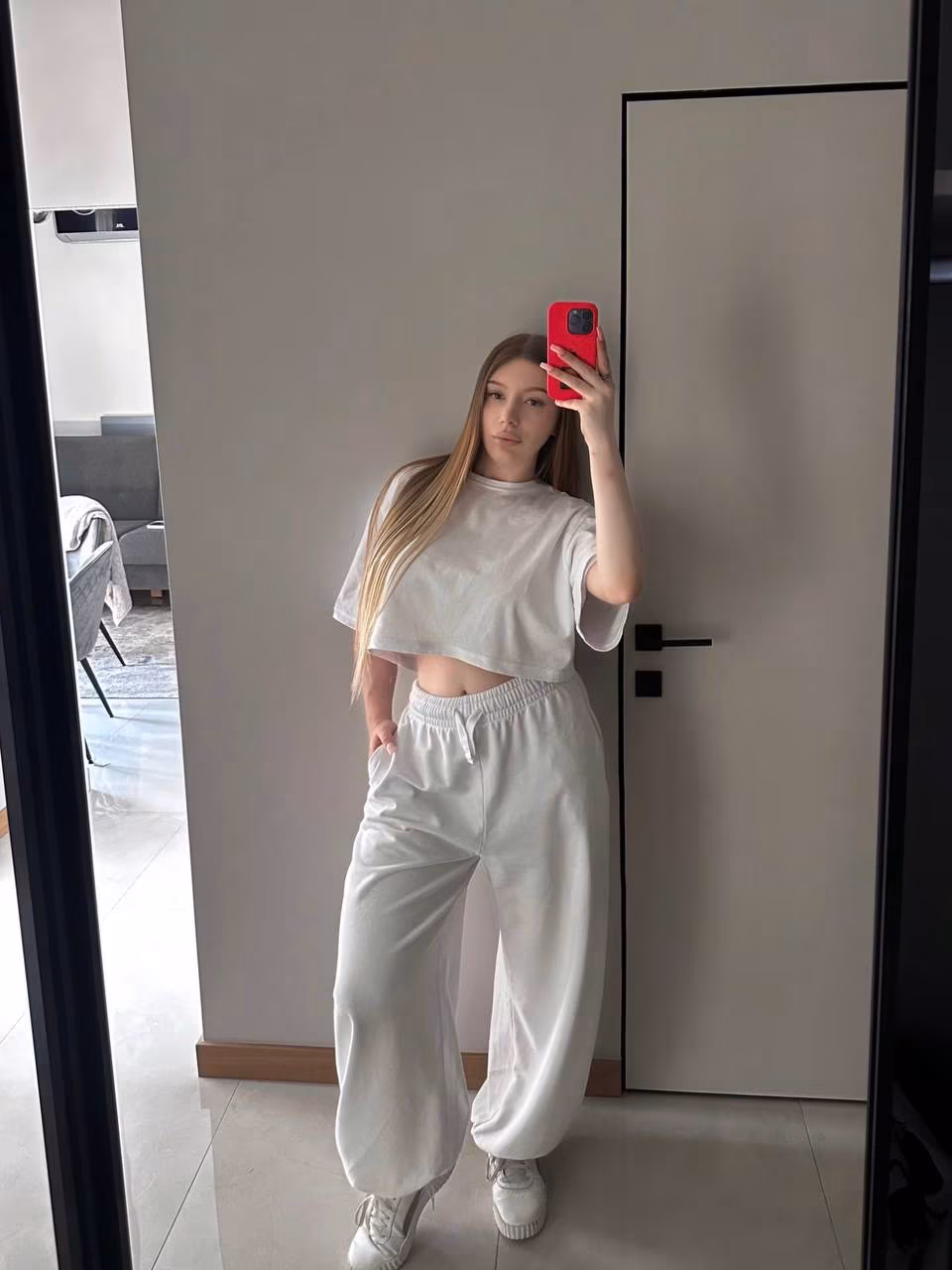 Alina 19 Kiev Ukraine Je suis prête à m engager dans un couple