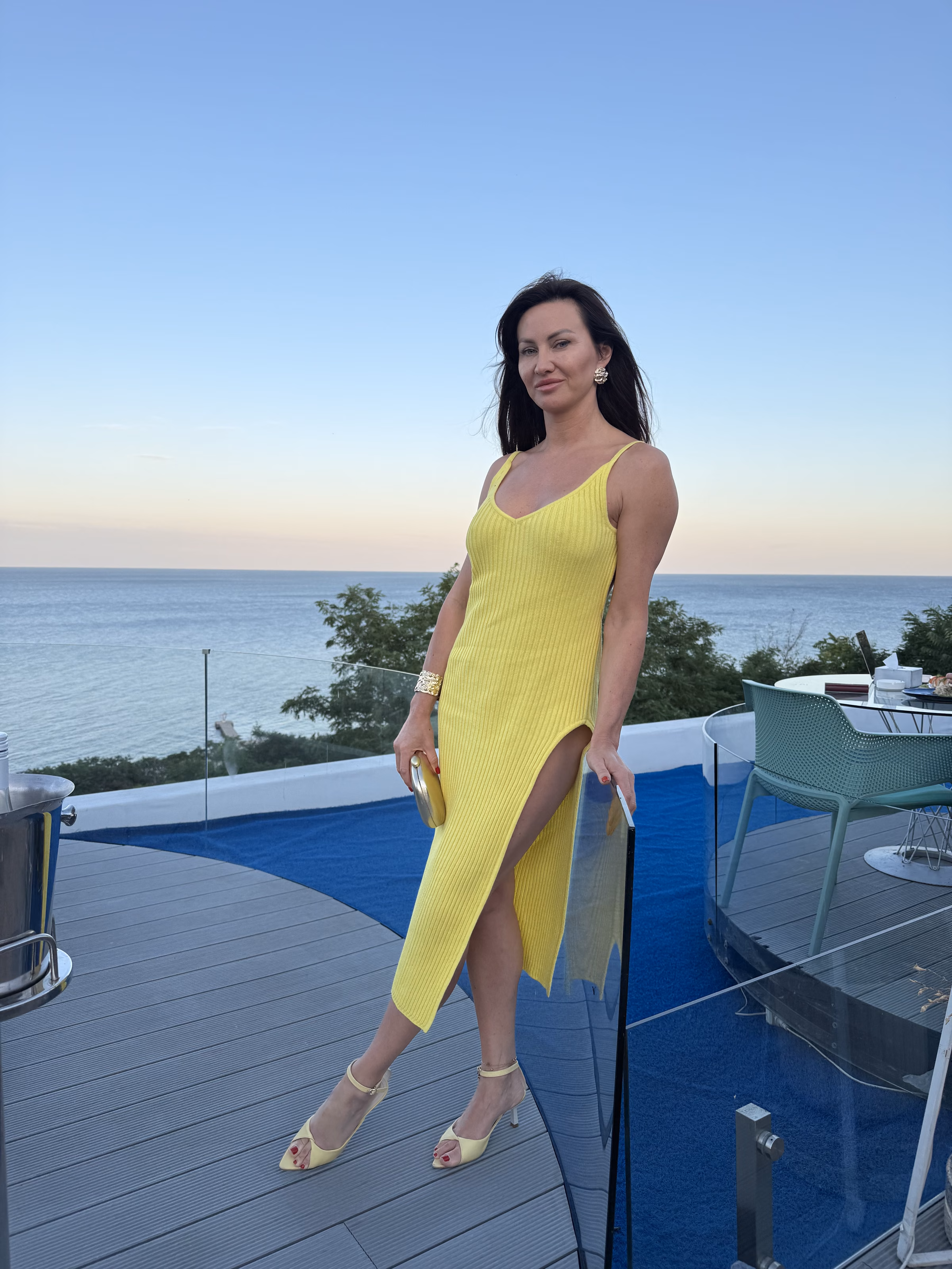 OLYA 49 Rome/Odesa Ukraine Je veux un couple avec des valeurs communes