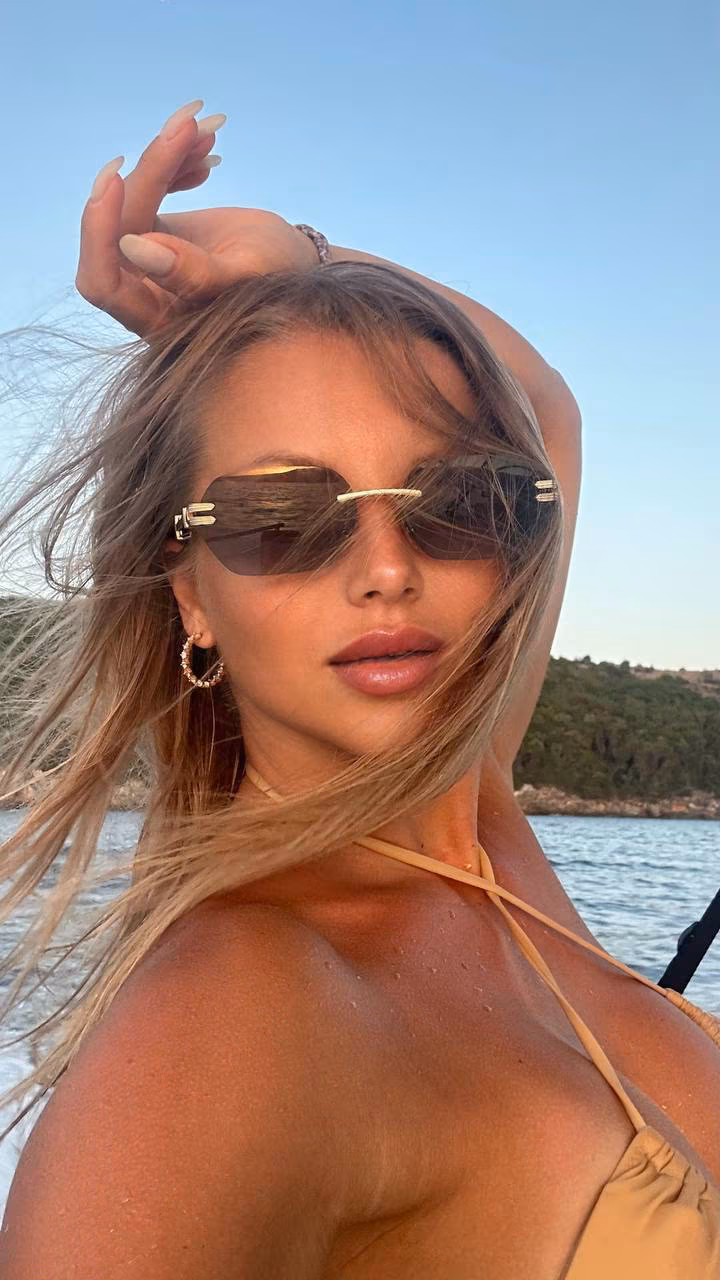 Anna 35 Ivano-Frankivsk Ukraine Je veux un couple où l on se soutient mutuellement