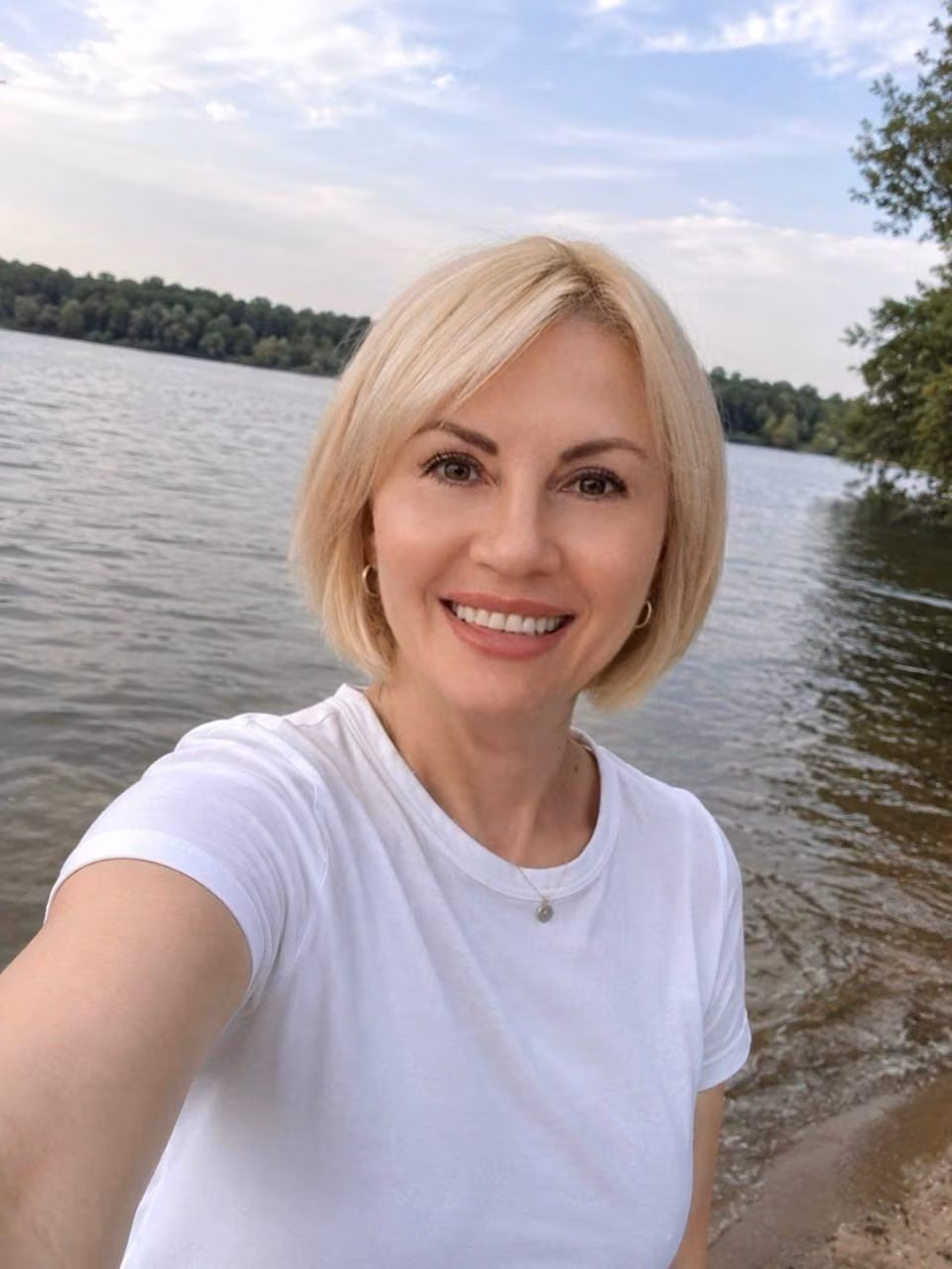 Julia 49 Kyiv Ukraine Je veux un homme pour construire un couple solide