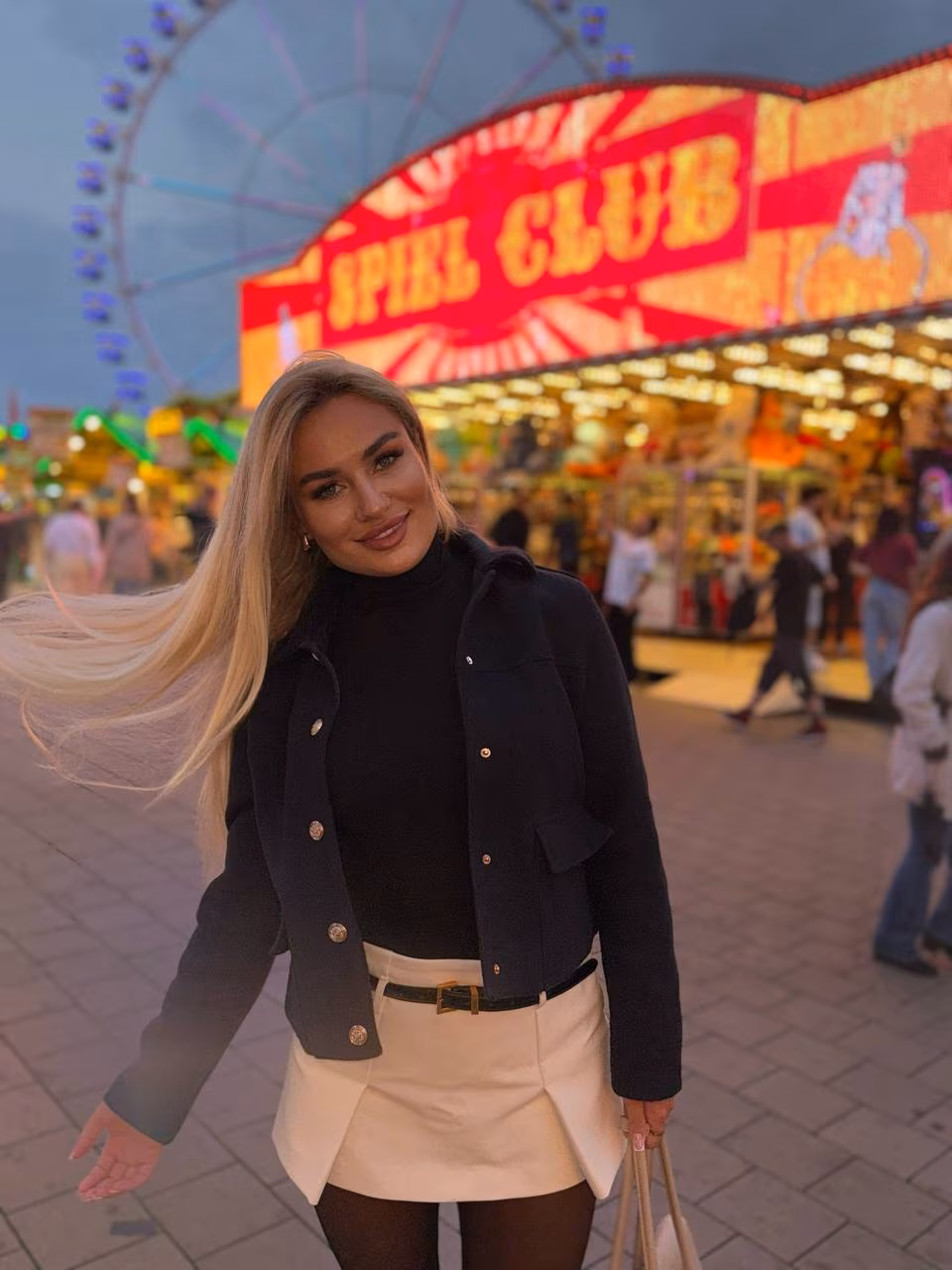 Elina 32 Hamburg Germany Prête à créer une dynamique de couple positive
