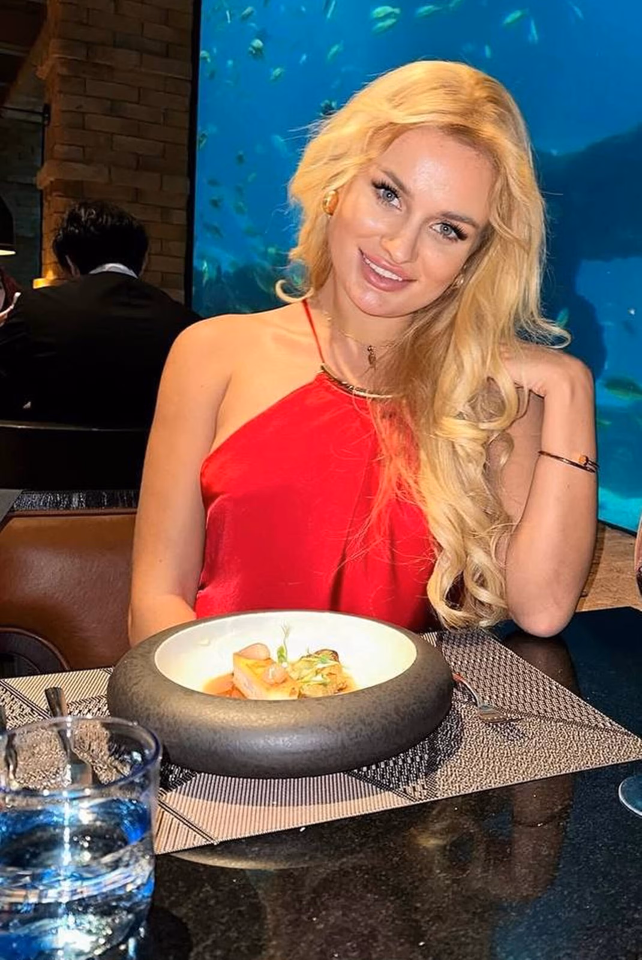 Elina 32 Hamburg Germany Prête à créer une dynamique de couple positive