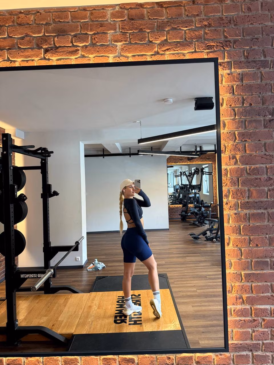 Elina 32 Hamburg Germany Prête à créer une dynamique de couple positive