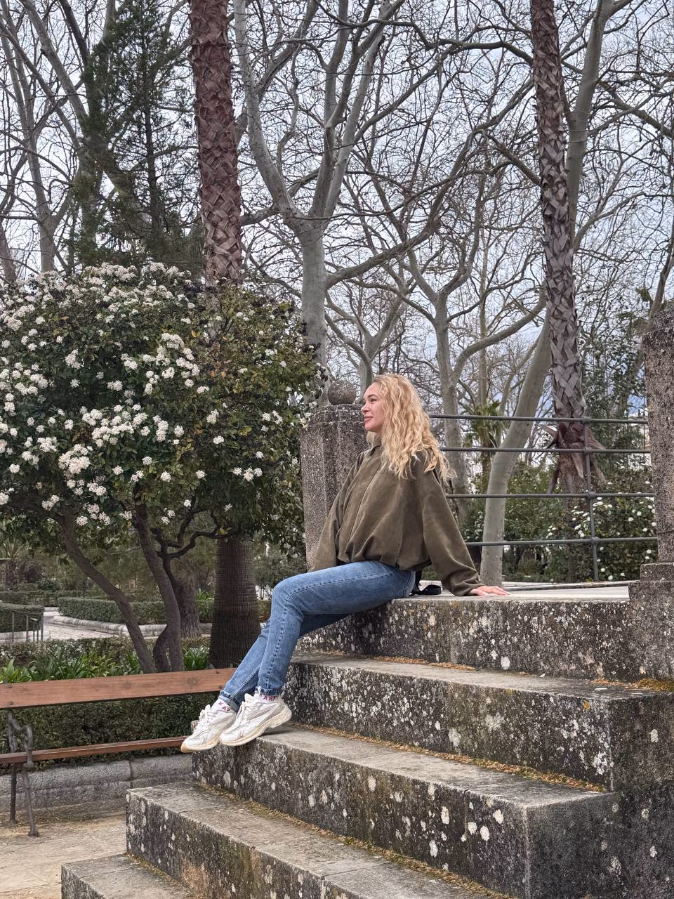Olena 42 Benalmadena Spain Prête à créer une histoire de couple magnifique